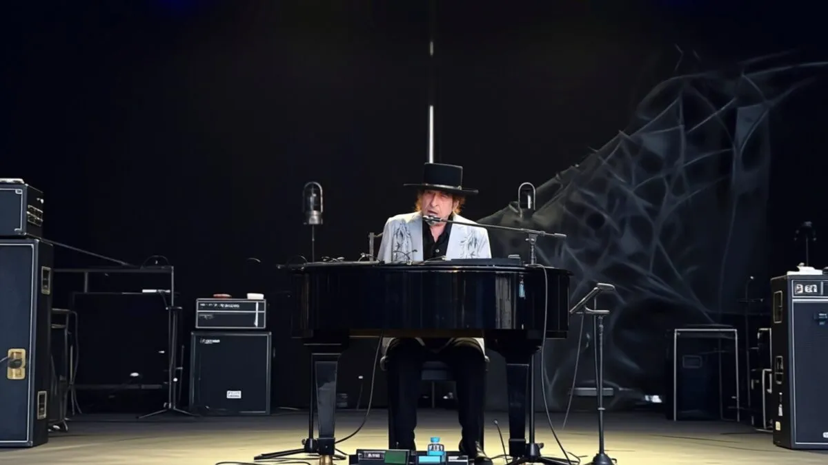 Bob Dylan adaugă 12 concerte noi pe Coasta de Vest în turneul din 2026