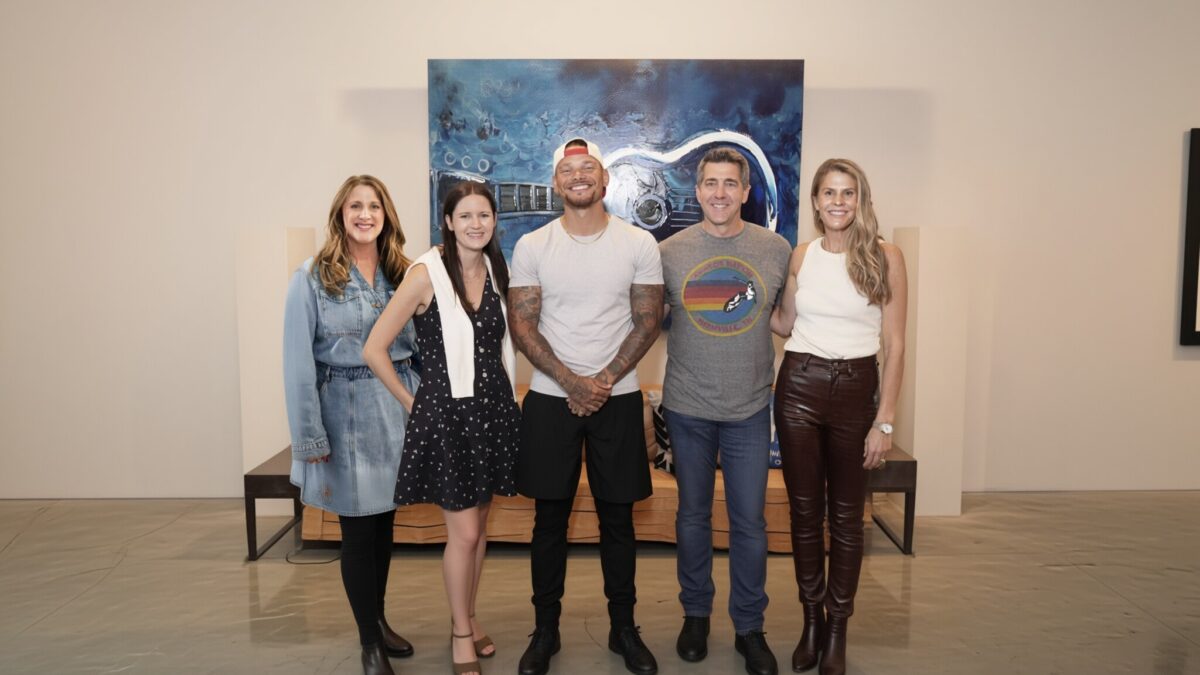 Bruno Mars semnează un contract colosal cu Avex după 16 premii Grammy