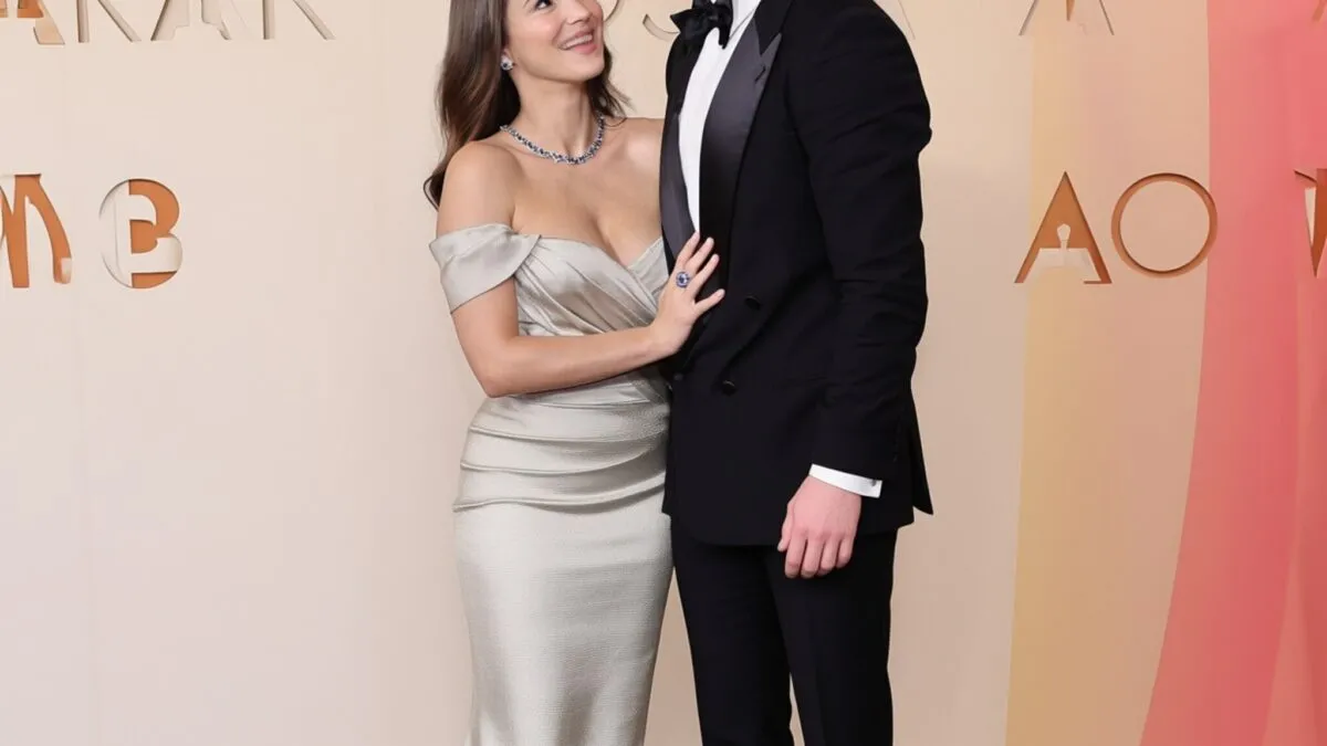 Chris Evans și Alba Baptista, prima apariție la Oscar la 5 luni de la nașterea fiicei