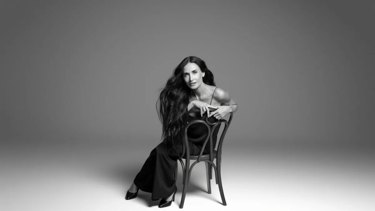 Demi Moore folosește acest ser de 58 de dolari pentru un păr incredibil de strălucitor