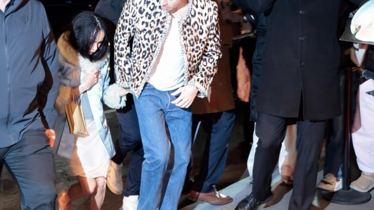 Harry Styles și Zoë Kravitz surprinși de mână la petrecerea SNL din New York