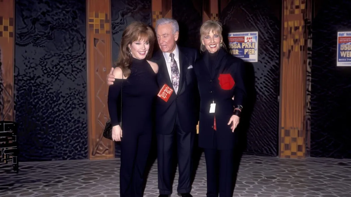 Fostul model Holly Halstrom il desfiinteaza pe Bob Barker la 73 de ani