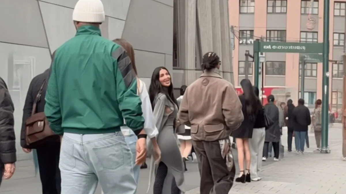 Kim Kardashian si Lewis Hamilton, la brat in Tokyo. Cei doi nu se mai ascund