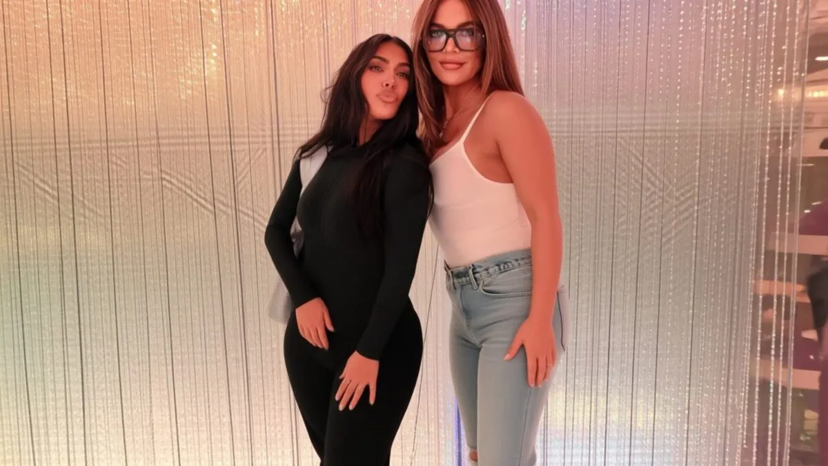 Kim Kardashian, acuzată că a editat masiv fața surorii Khloé în pozele din Japonia