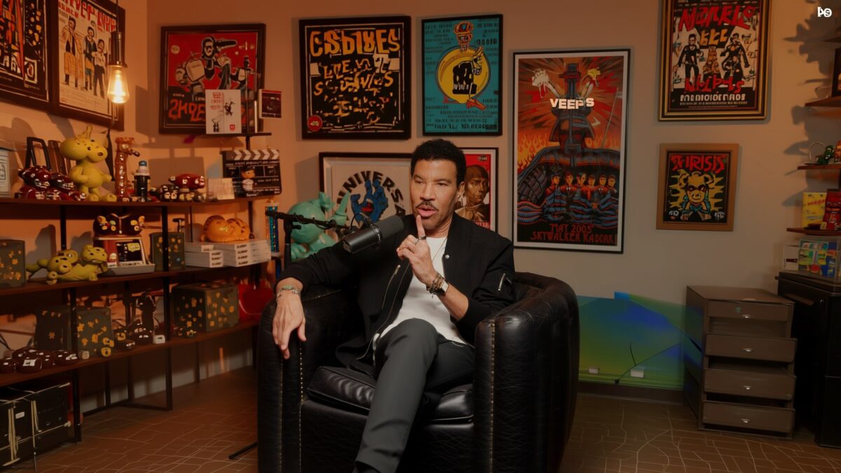 Lionel Richie la 76 de ani dă de pământ cu vedetele nepoliticoase