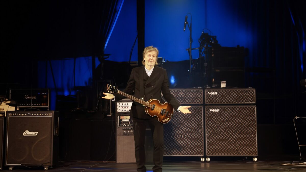Paul McCartney anunta 2 concerte-surpriza intr-o sala de teatru din L.A.