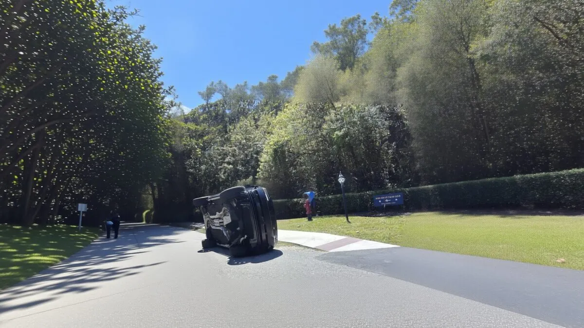 Tiger Woods arestat pentru DUI dupa ce si-a rasturnat masina Land Rover