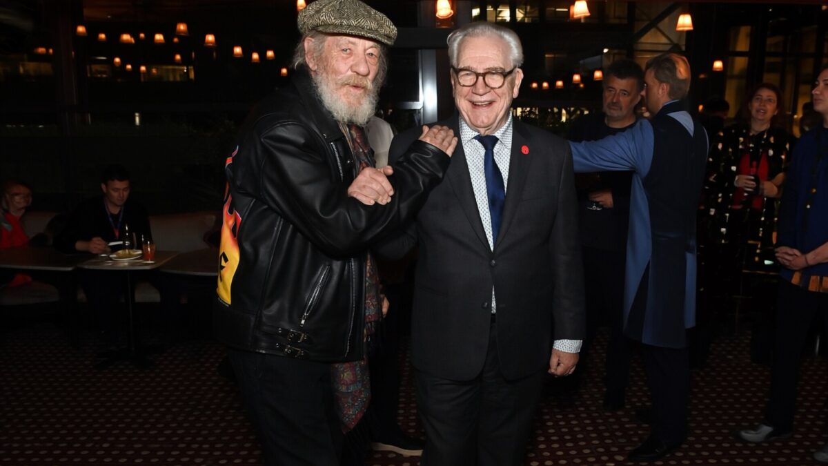 Brian Cox face praf 10 staruri de la Hollywood de la Depp la Edward Norton