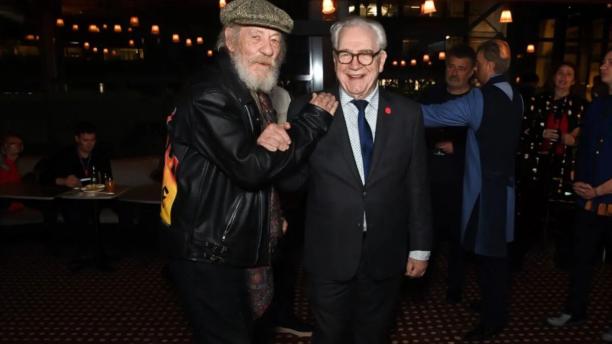 Brian Cox face praf 10 staruri de la Hollywood de la Depp la Edward Norton