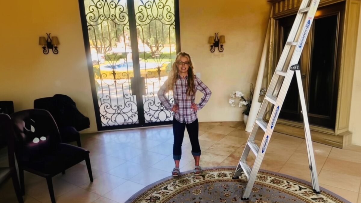 Britney Spears s-a internat la reabilitare. Artista va ajunge in fata instantei pe 4 mai