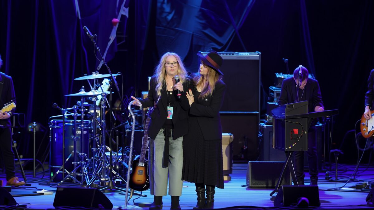 Christina Applegate la 54 de ani, prietenii se tem de ce e mai rău după spitalizare