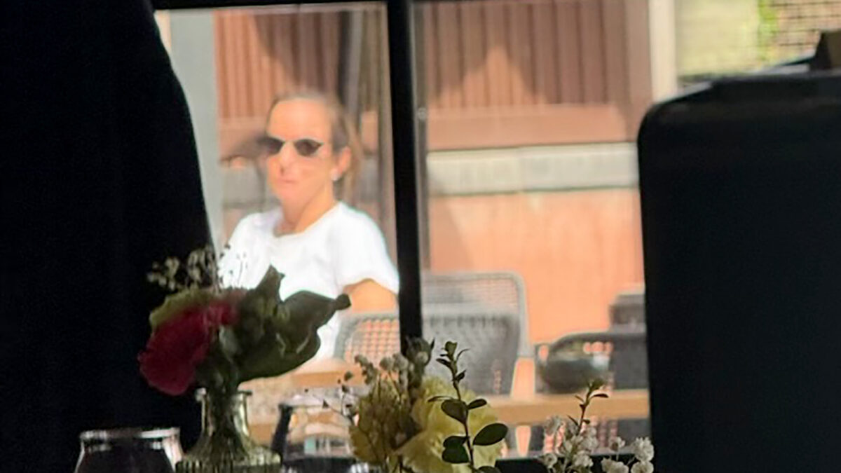 Noi poze îi arată pe Dianna Russini și Mike Vrabel singuri la micul dejun