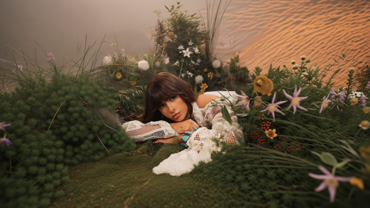 Ella Langley debutează pe locul 1 cu 169.000 de unități vândute în prima săptămână