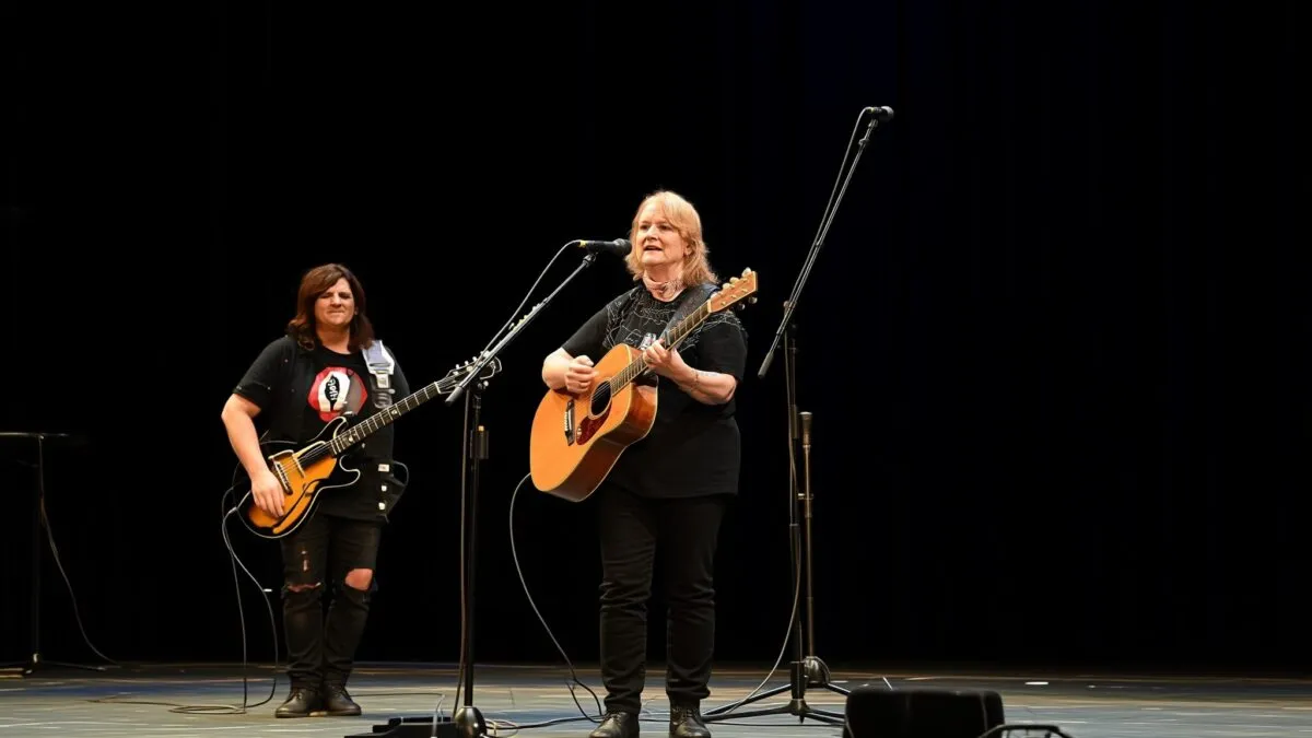 Emily Saliers de la Indigo Girls, diagnosticată cu 2 boli incurabile la 62 de ani