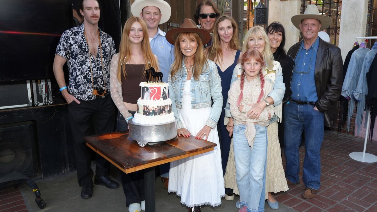 Jane Seymour a împlinit 75 de ani. Reuniune emoționantă cu actorii din Dr. Quinn