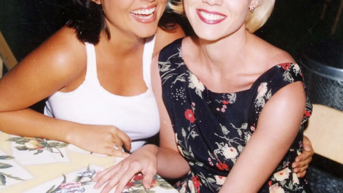Jennie Garth dezvăluie de ce nu mai vorbește cu Tiffani Thiessen din 90210
