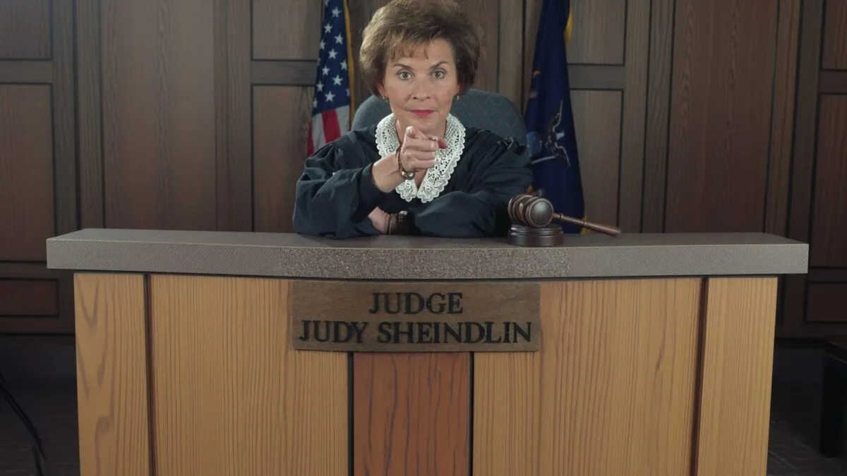 Sfatul exploziv al lui Judge Judy un pistol de calibrul .32 în loc de iubit