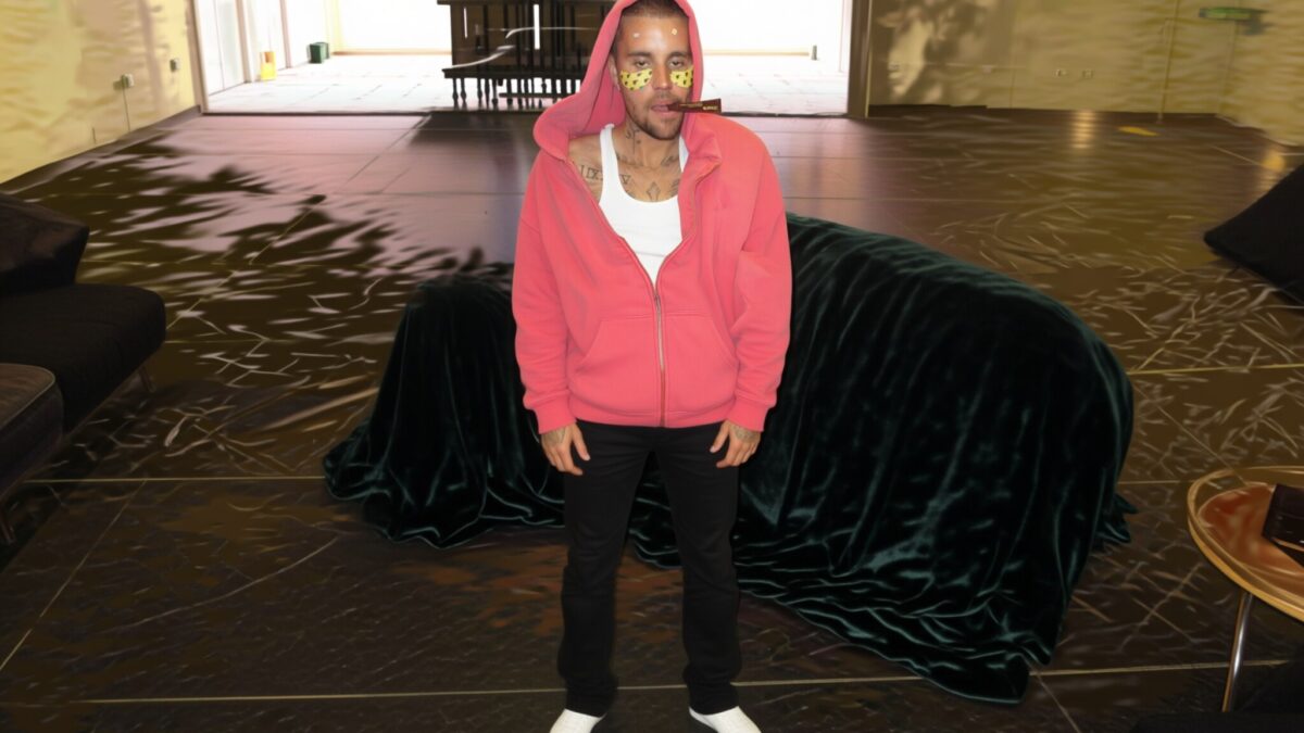 Justin și Hailey Bieber lansează un set de skincare la prețul de 56 de dolari