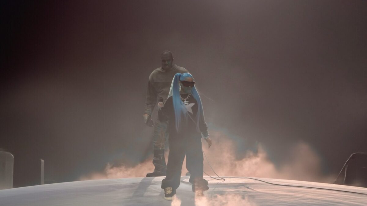 Kanye West o aduce pe North pe scenă în fața a 70.000 de fani la concertul de revenire