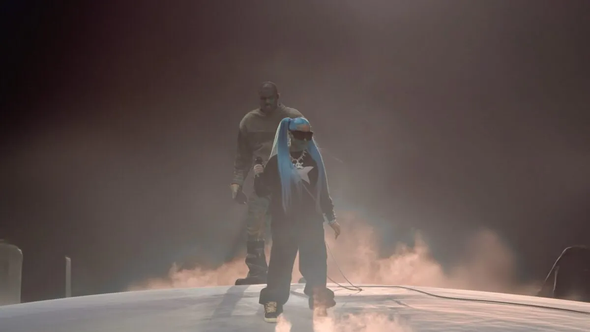 Kanye West o aduce pe North pe scenă în fața a 70.000 de fani la concertul de revenire