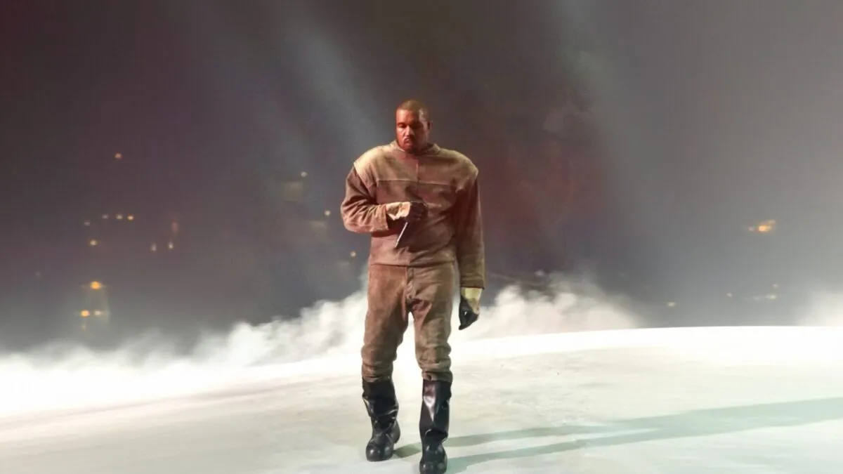 Kanye West și-a oprit concertul sold-out din LA – «Căcatul ăla e penibil»
