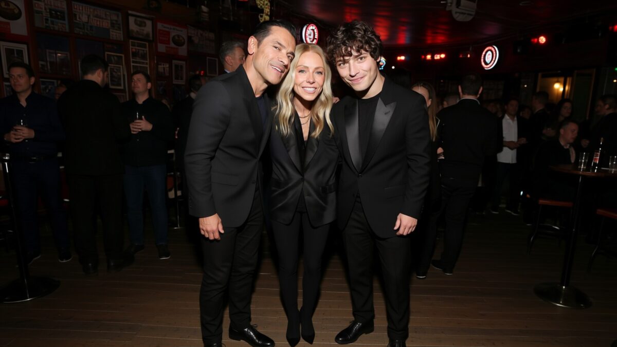 Kelly Ripa a crezut că a eșuat ca părinte dar fiul de 23 de ani i-a dat o lecție pe Broadway