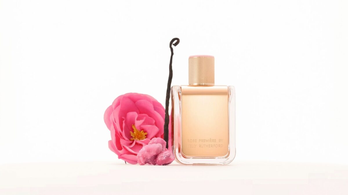 Kelly Rutherford lansează un parfum de 350 de dolari inspirat de Gossip Girl