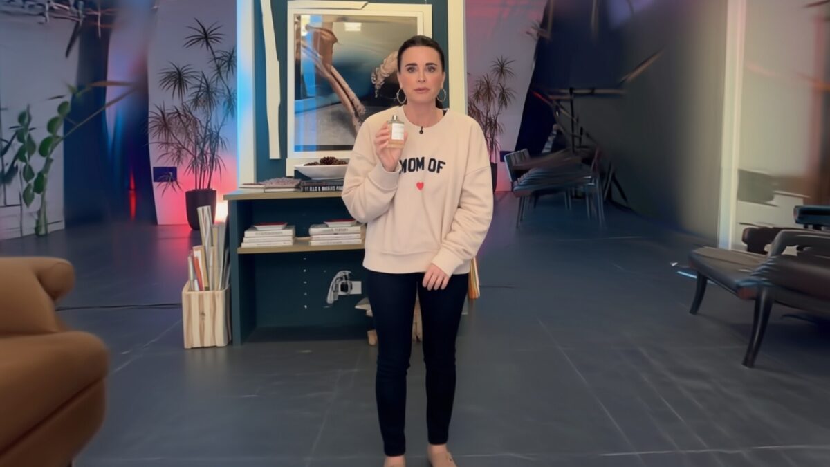 Kyle Richards este obsedată de un parfum de 49 de dolari care miroase ca Baccarat Rouge