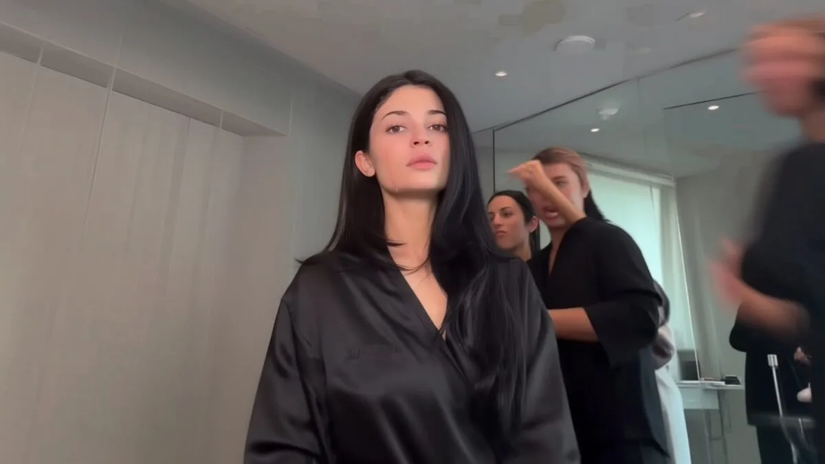 Kylie Jenner dezvăluie gadgetul de 176$ pentru un ten perfect la Coachella