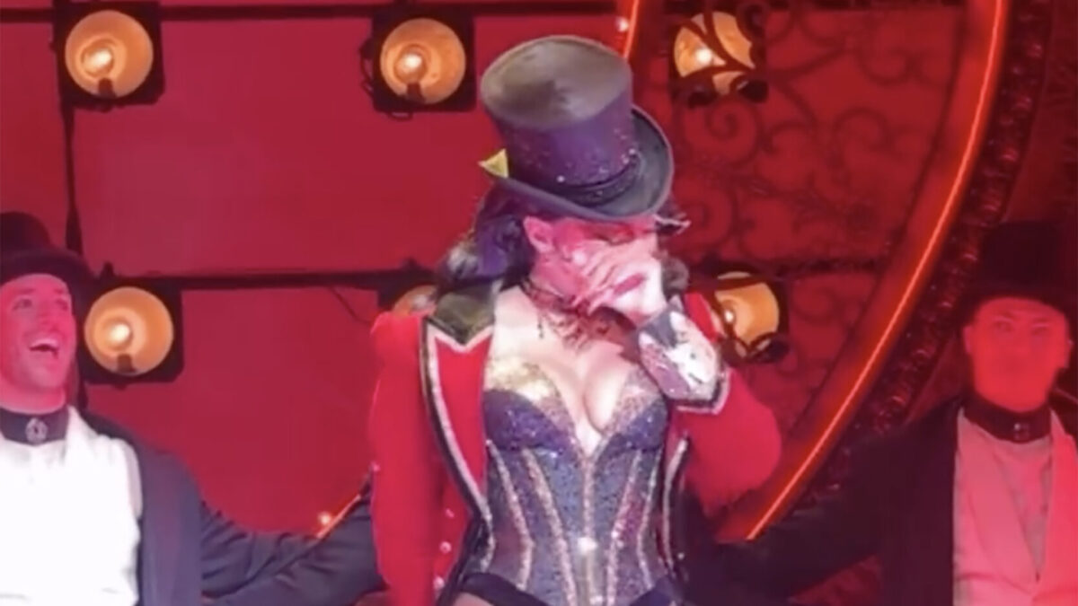 Megan Thee Stallion a plâns pe scenă după ce l-a acuzat pe Klay Thompson de infidelitate