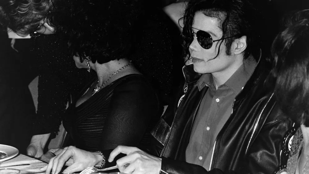 Moștenirea lui Michael Jackson, dată în judecată de 4 frați pentru abuz sexual