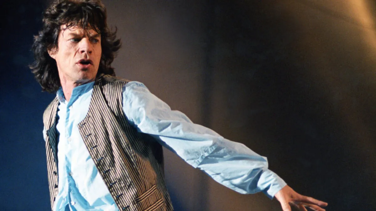 Mick Jagger a fost la un pas de moarte de 2 ori – supradoză și un pumn de la toboșar