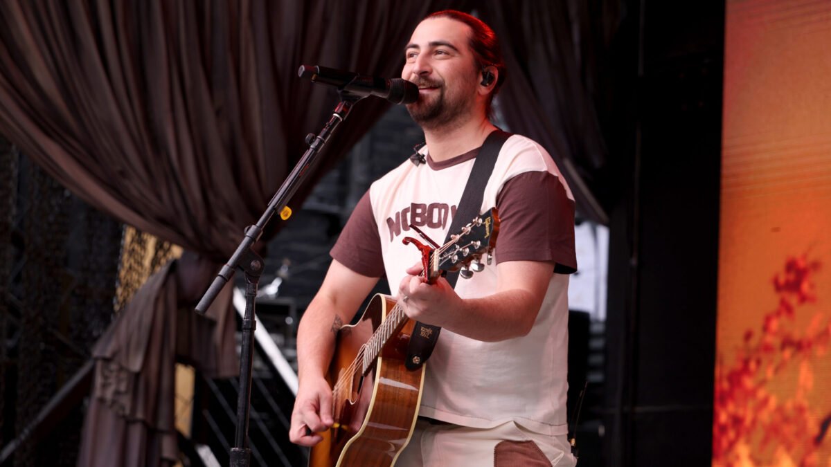 Noah Kahan, cap de afiș la primul festival Rolling Stone cu sub 4000 de locuri