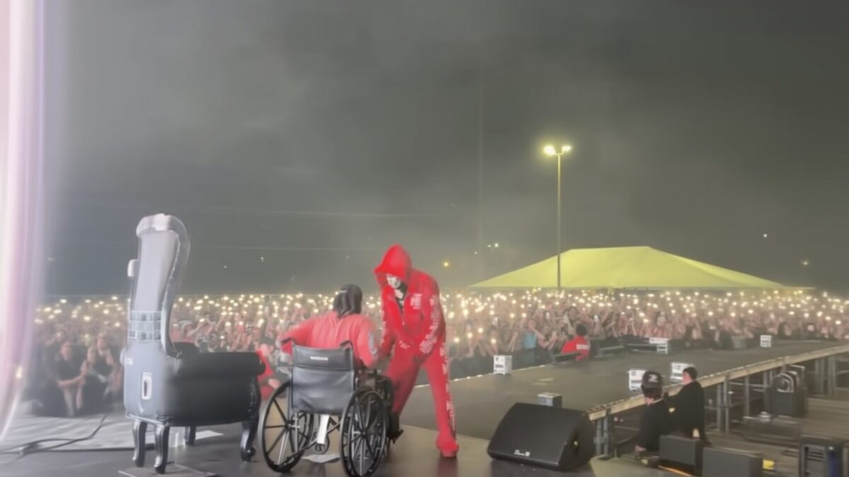 Offset urcă pe scenă la mai puțin de o săptămână după ce a fost împușcat