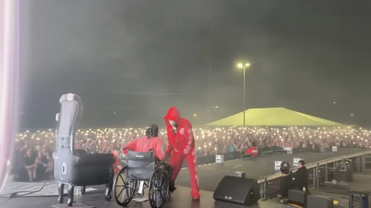 Offset urcă pe scenă la mai puțin de o săptămână după ce a fost împușcat