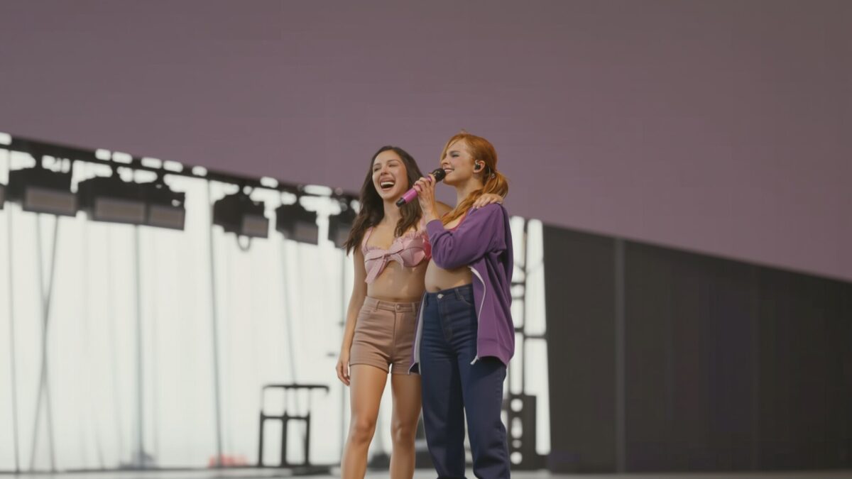 Olivia Rodrigo a urcat pe scena cu Addison Rae la Coachella pentru un duet surpriza