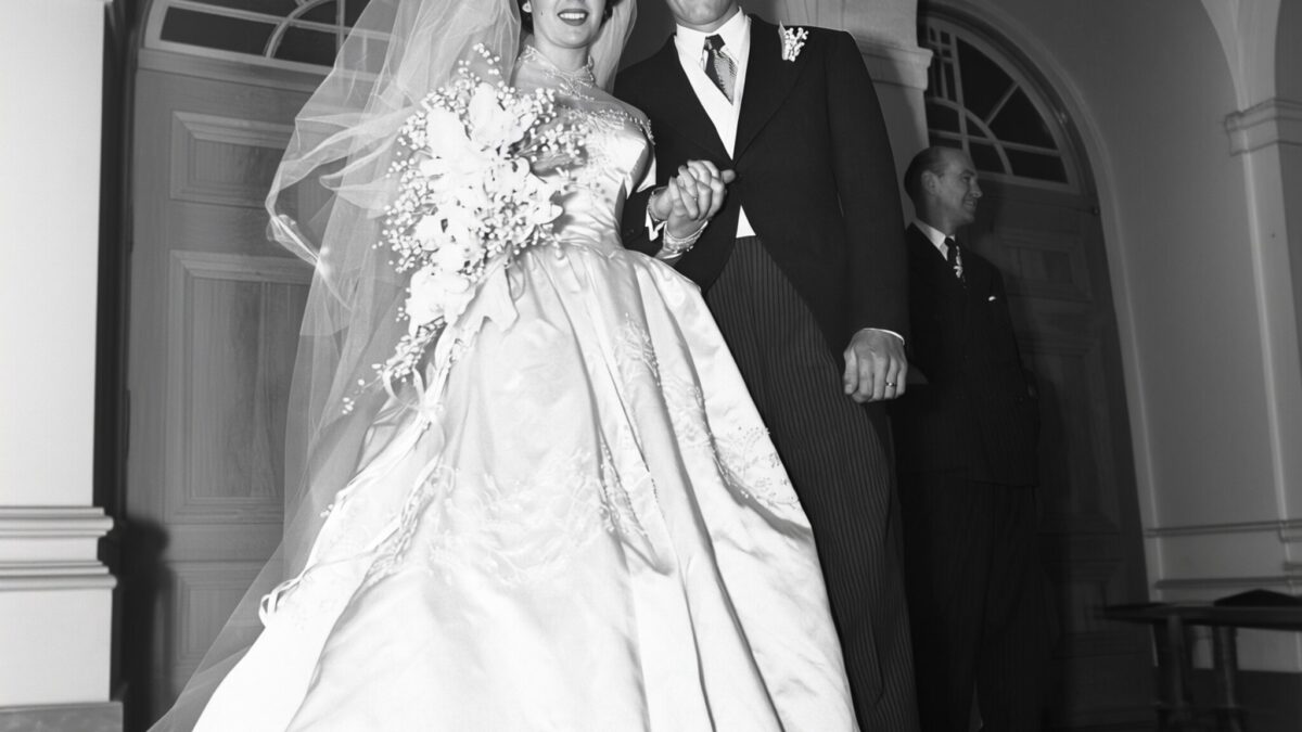 Taylor Swift a ales rochia de mireasă inspirată de o legendă de la 1950