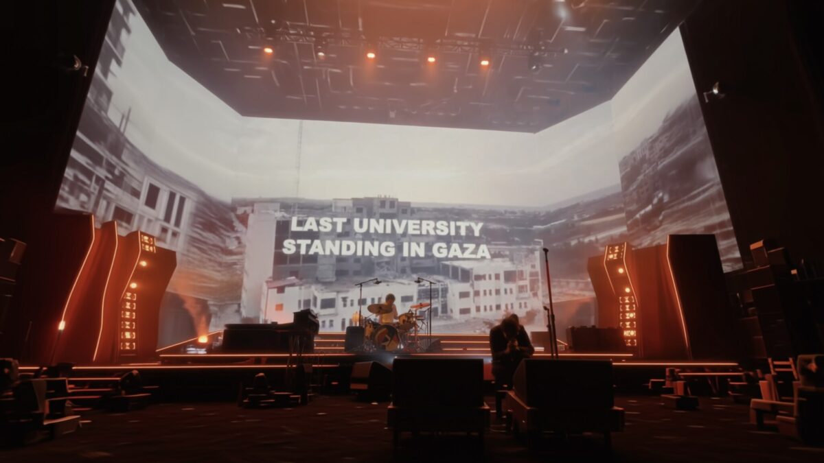 The Strokes au șocat Coachella cu un video despre bombardamentele din Gaza și Iran