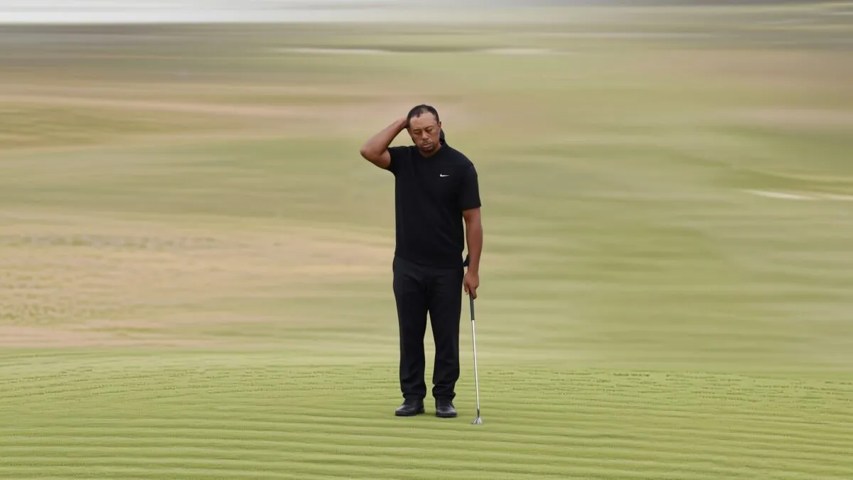 Noi imagini video îl arată pe Tiger Woods, 50 de ani, îngenuncheat după accident