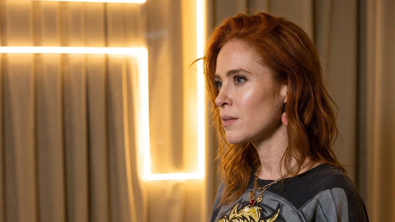 Angela Scanlon scapa de cearcane cu o crema de 20 de lire. Ce folosesc vedetele pentru ochii umflati