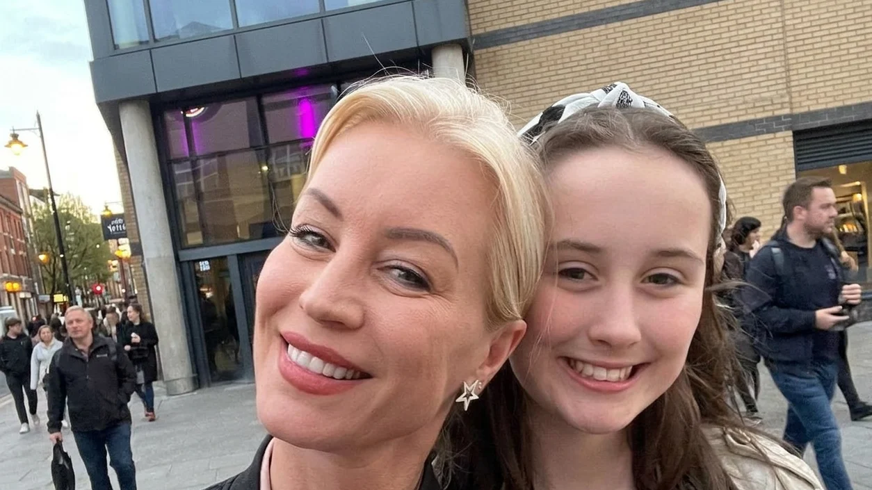 Denise Van Outen recunoaste ca se simte singura la 51 de ani. Vedeta a renuntat la cariera pentru fiica ei