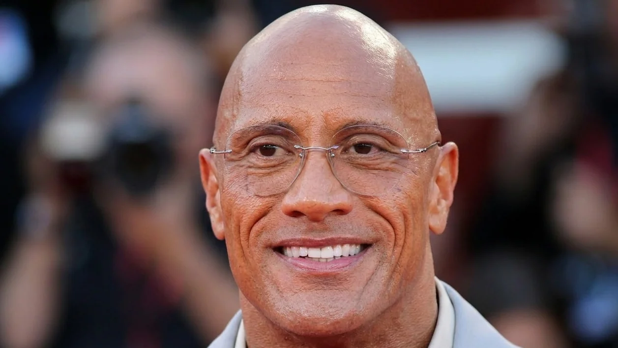Surpriza uriasa pentru fanii lui The Rock. Ce a patit actorul in plina strada