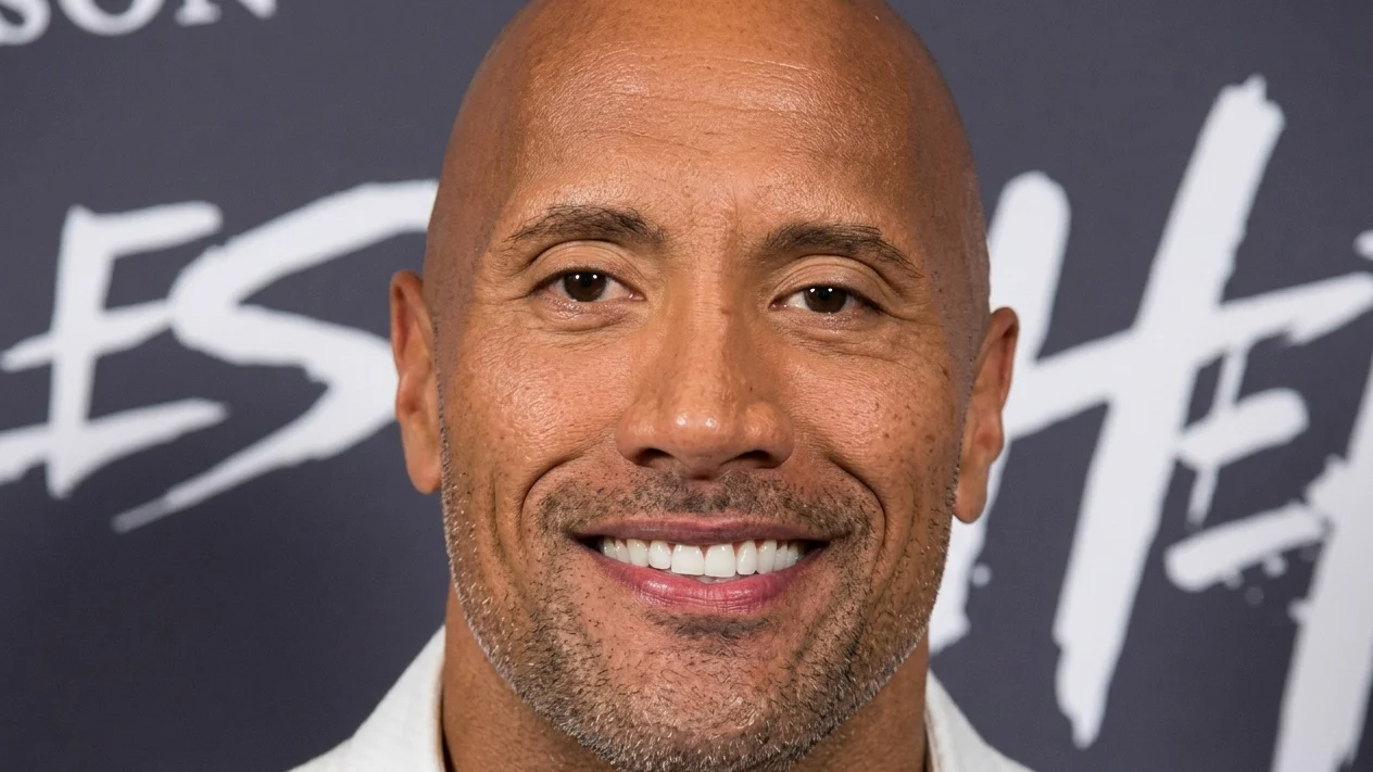 S a aflat adevarul despre Dwayne Johnson. Ce a purtat lipit de fata 5 luni