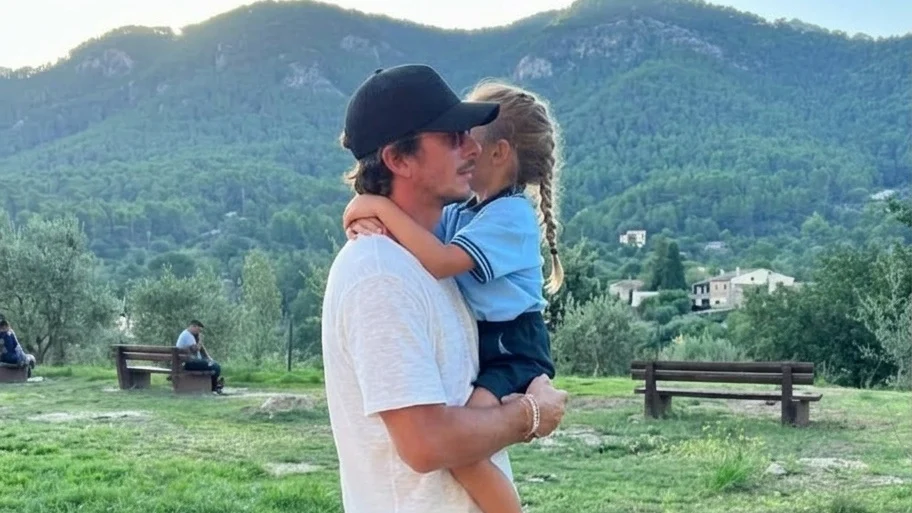 Jake Hall daughter River