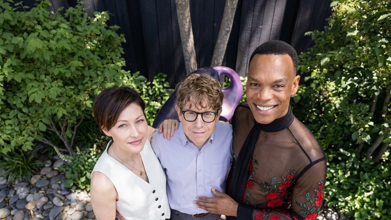 Johannes Radebe prezinta noul show BBC alaturi de Emma Willis. Ce decizie a luat despre dans