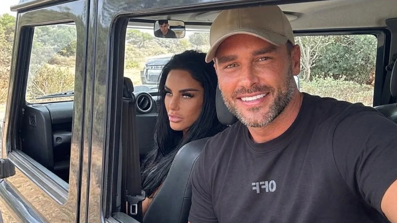 Katie Price merge singura la TV dupa ce sotul pierde zborul din Dubai. Sora ei o avertizeaza public