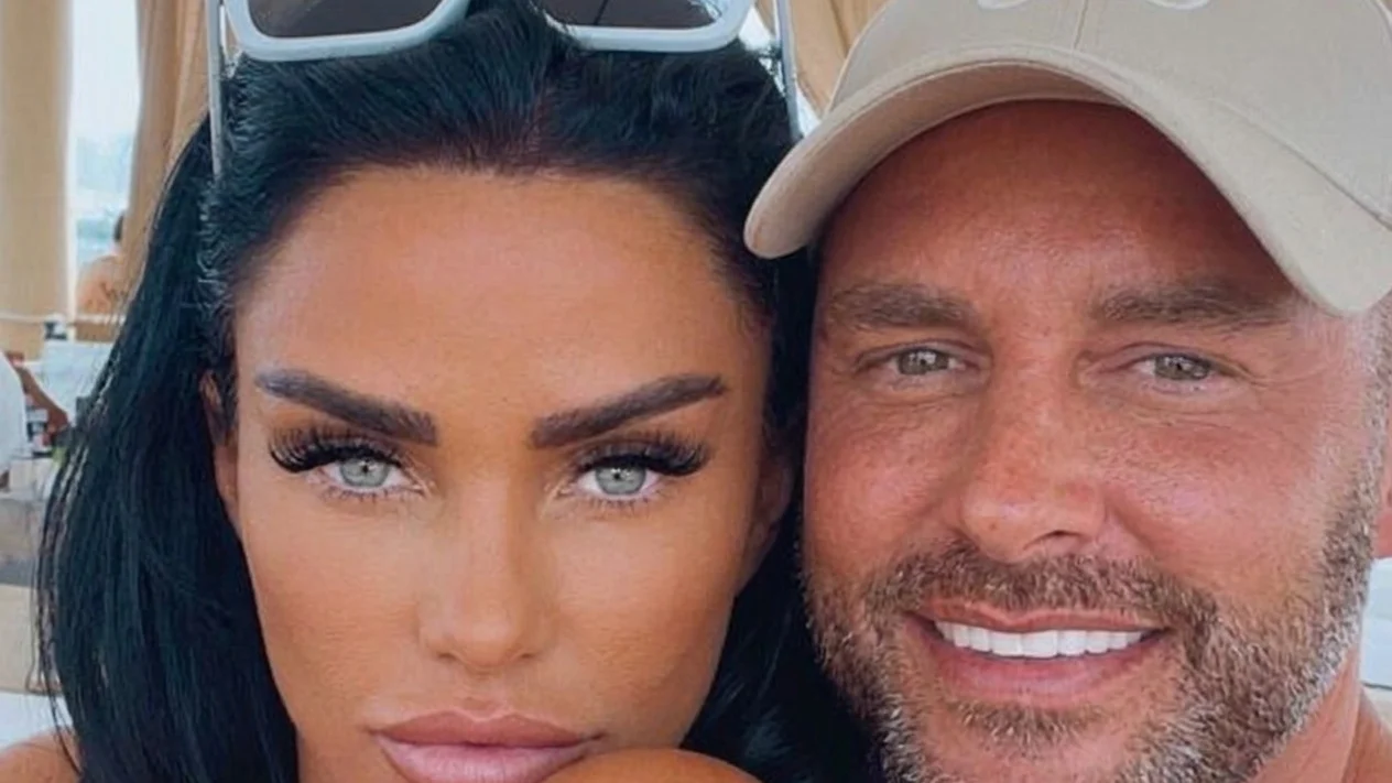 Katie Price isi cauta sotul disparut în Dubai. Prietenii spun ca Lee Andrews se ascunde de politie