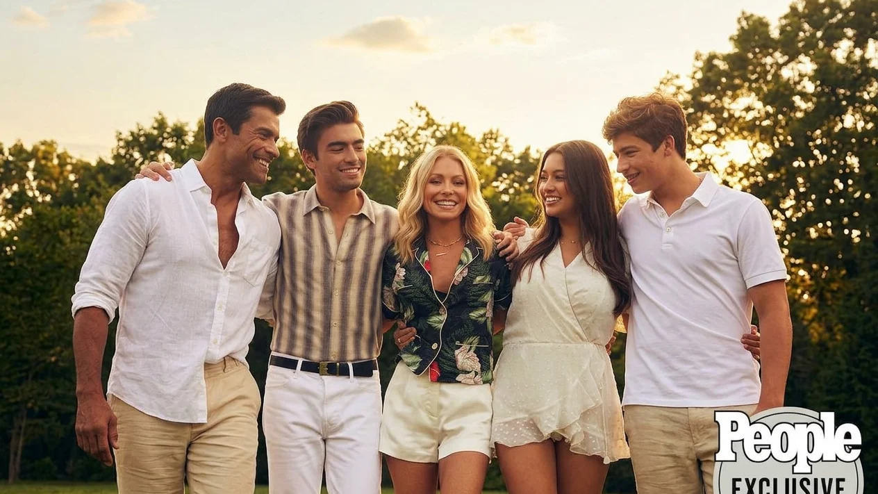 kelly ripa and mark consuelos' family