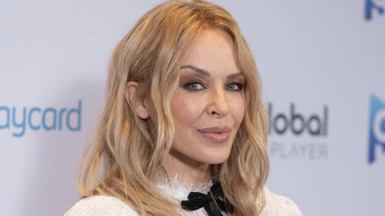 Kylie Minogue face dezvaluiri despre anxietate la 57 de ani. Artista vorbeste despre fostul iubit