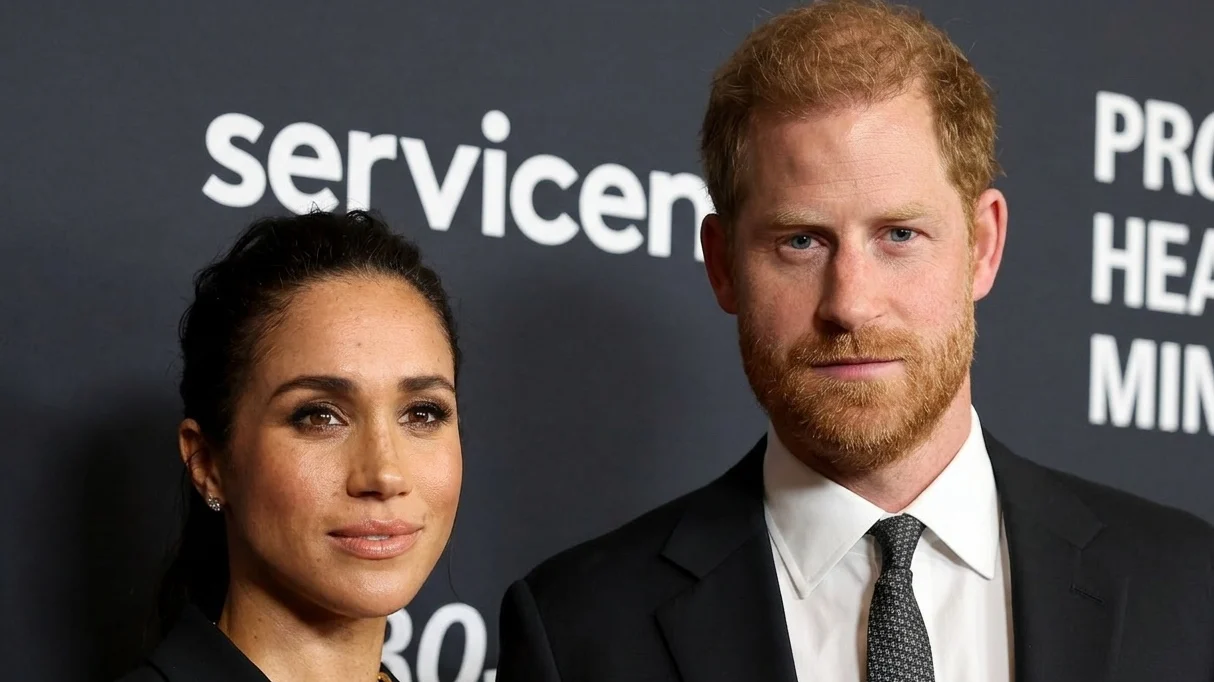 Printul Harry i-a luat lui Meghan Markle o sculptura din bronz. Cum au sarbatorit 8 ani de casnicie